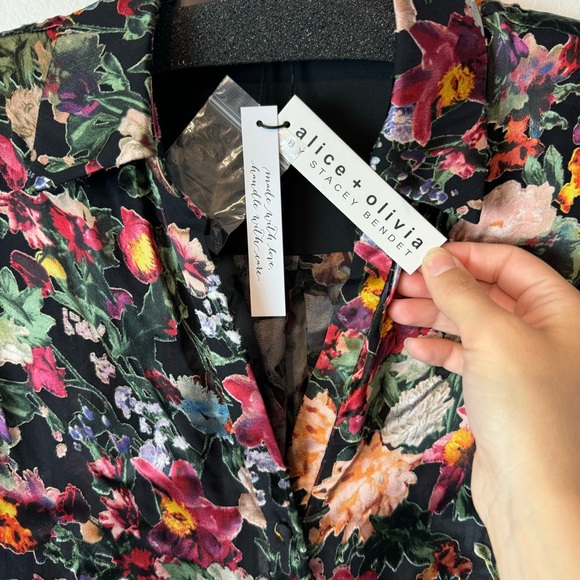 Alice + Olivia Floral Silk Viscose Blouse Button Down NWT - Picture 9 of 10